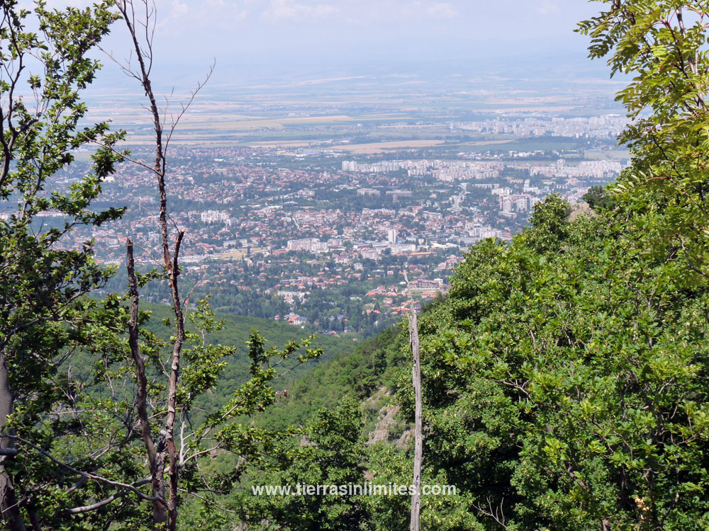 La montaña VItosha regala vistas como esta a Sofía. 