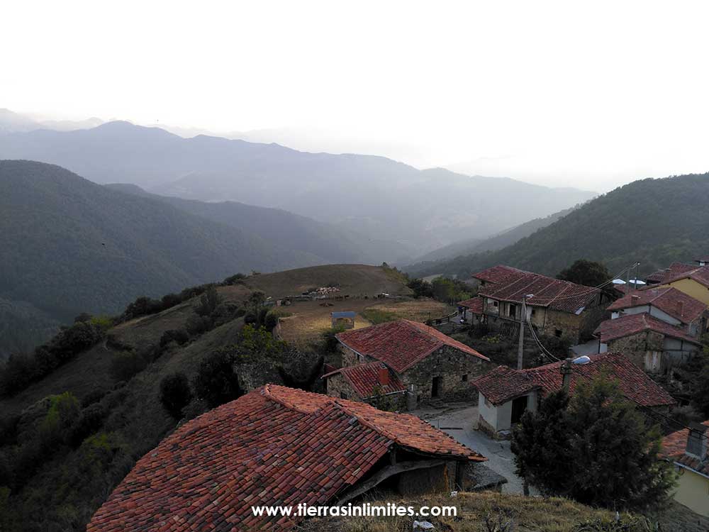 El mirador de Liébana. Vistazas aunque con un poco de niebla.